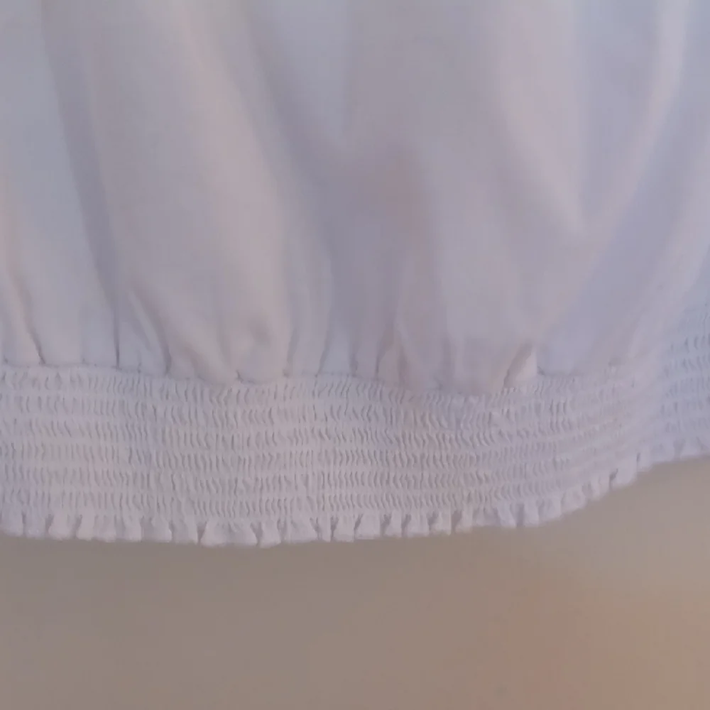 Hollister White Blouse with Pink Floral Embroidery - Picture 4 of 10